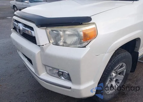 2011 Toyota 4Runner Sr5 V6 z USA, uszkodzony, nr VIN JTEZU5JR6B5022642